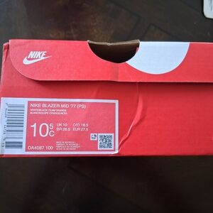 Nike Blazer Mid '77 PS in White And Black